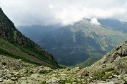 68 Il cielo si rannuvola, scendo seguendo il percorso di salita